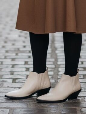 Vintage white booties